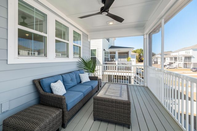 1562 N Lakeshore Drive, Mount Pleasant, SC 29466