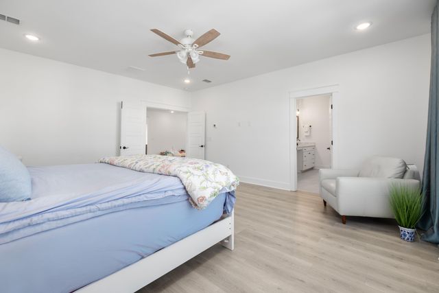 1562 N Lakeshore Drive, Mount Pleasant, SC 29466