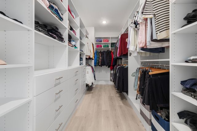 1562 N Lakeshore Drive, Mount Pleasant, SC 29466