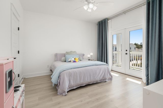 1562 N Lakeshore Drive, Mount Pleasant, SC 29466