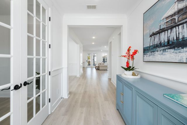 1562 N Lakeshore Drive, Mount Pleasant, SC 29466