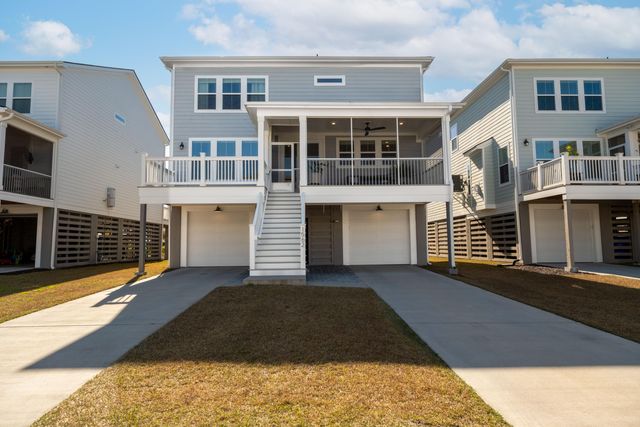 1562 N Lakeshore Drive, Mount Pleasant, SC 29466