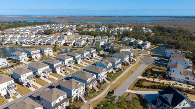 1562 N Lakeshore Drive, Mount Pleasant, SC 29466