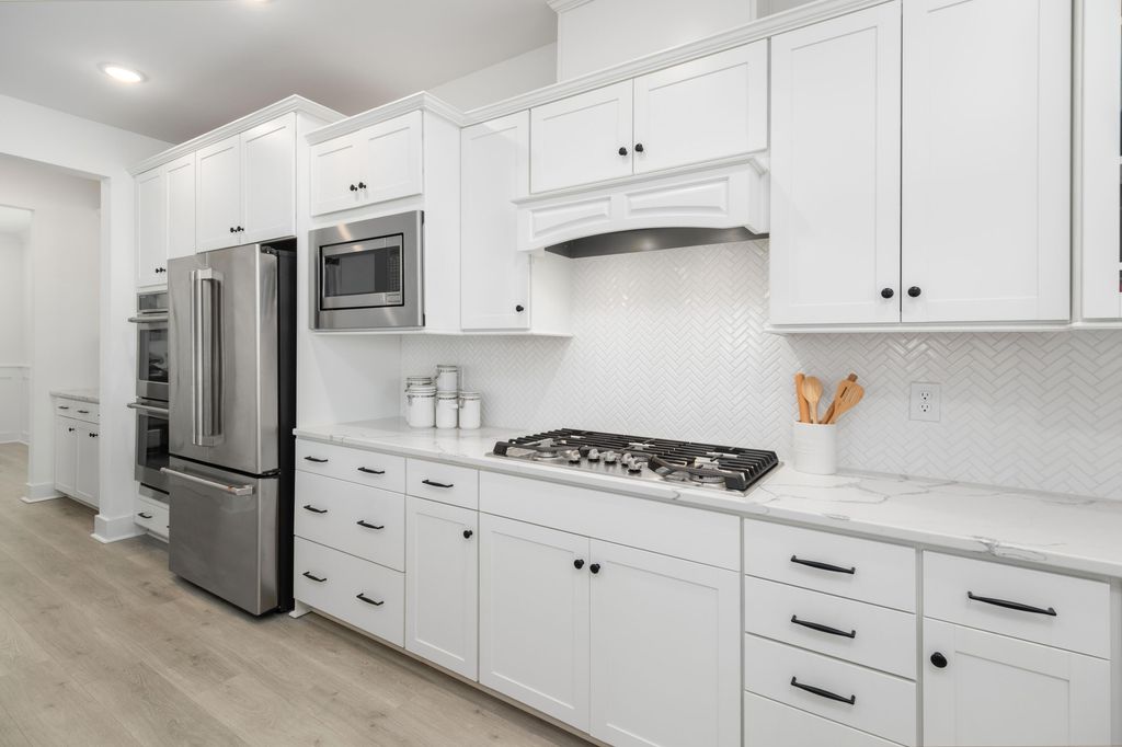 Image 17 of property listing at 1562 N Lakeshore Drive, Mount Pleasant, SC 29466