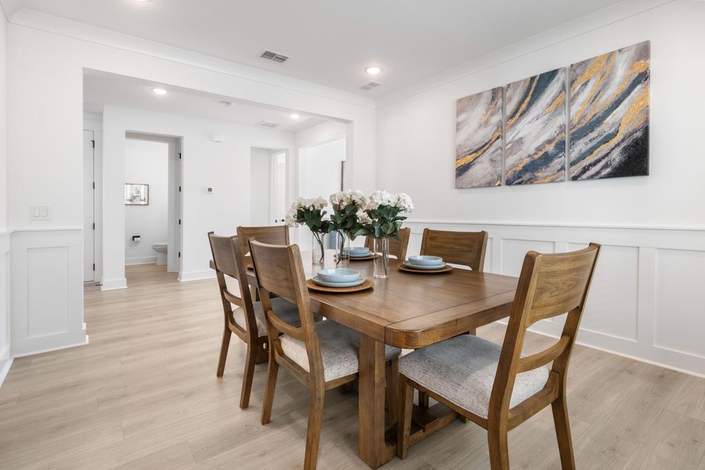 Image 21 of property listing at 1562 N Lakeshore Drive, Mount Pleasant, SC 29466