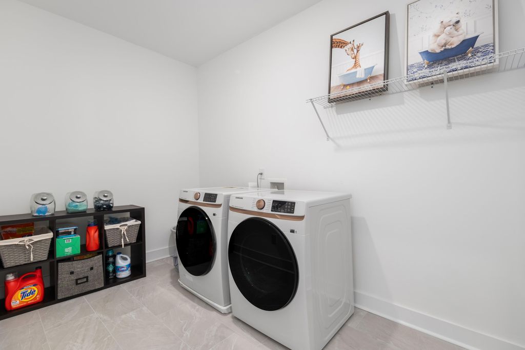 Image 51 of property listing at 1562 N Lakeshore Drive, Mount Pleasant, SC 29466