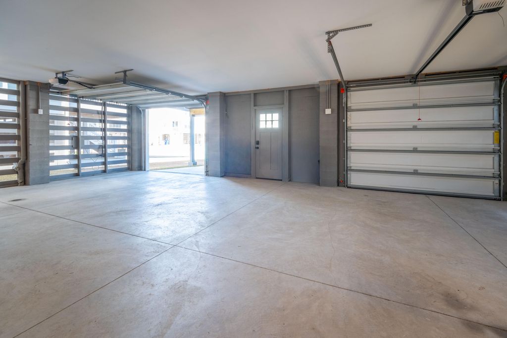 Image 54 of property listing at 1562 N Lakeshore Drive, Mount Pleasant, SC 29466