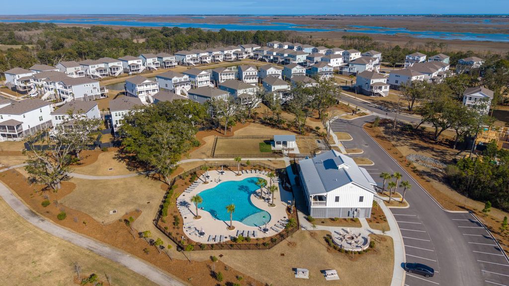 Image 62 of property listing at 1562 N Lakeshore Drive, Mount Pleasant, SC 29466