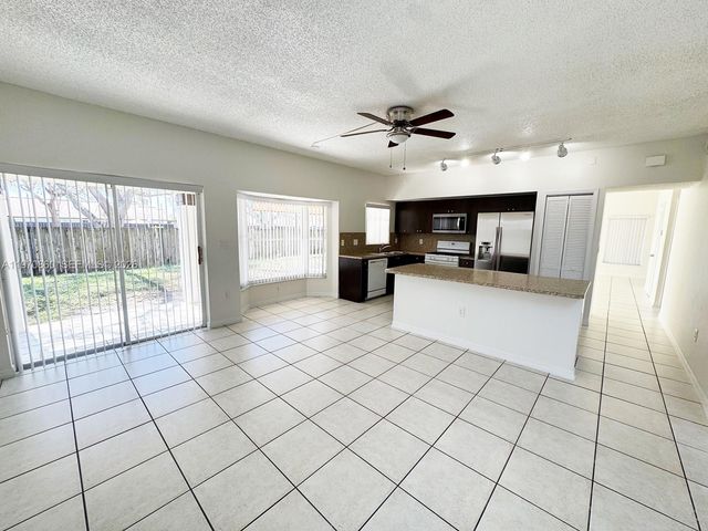 15920 SW 79th Ter, Miami, FL 33193