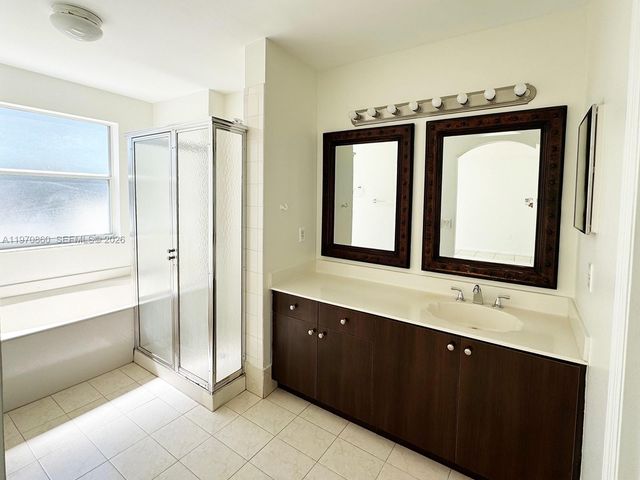 15920 SW 79th Ter, Miami, FL 33193