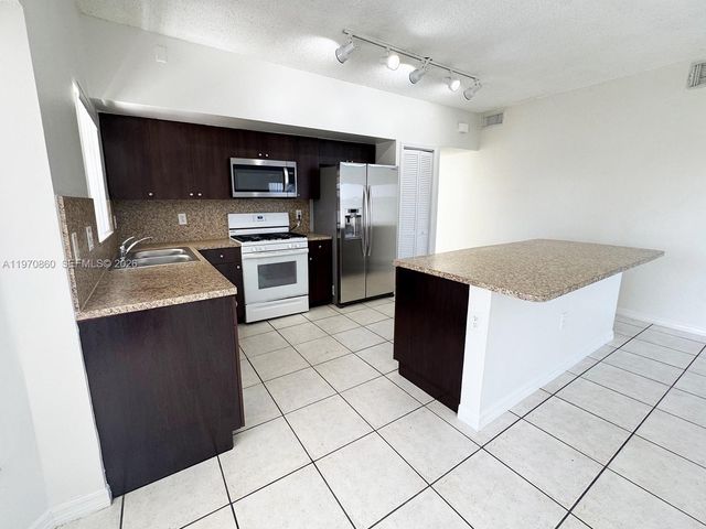 15920 SW 79th Ter, Miami, FL 33193