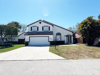 15920 SW 79th Ter, Miami, FL 33193