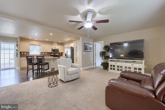 39 WESTIN, Douglassville, PA 19518