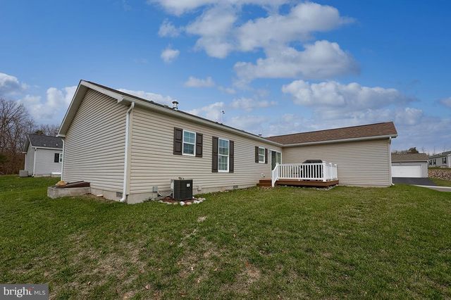 39 WESTIN, Douglassville, PA 19518