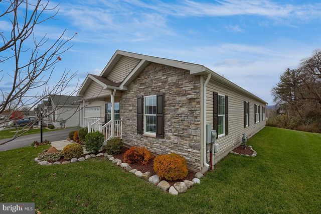 39 WESTIN, Douglassville, PA 19518