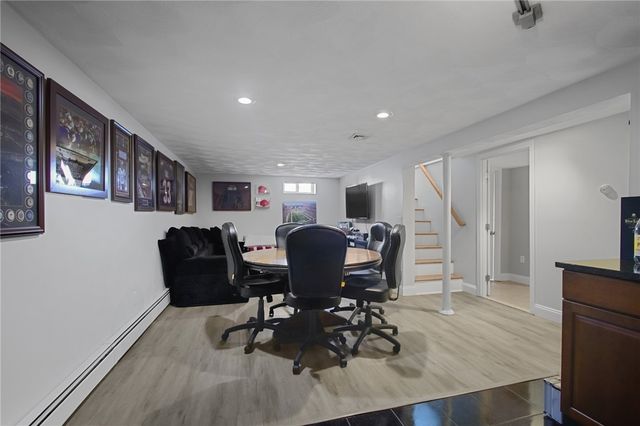 10 Summit Avenue, Johnston, RI 02919