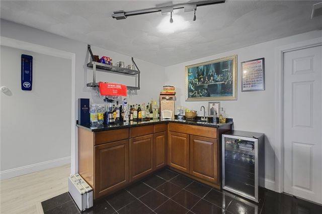 10 Summit Avenue, Johnston, RI 02919