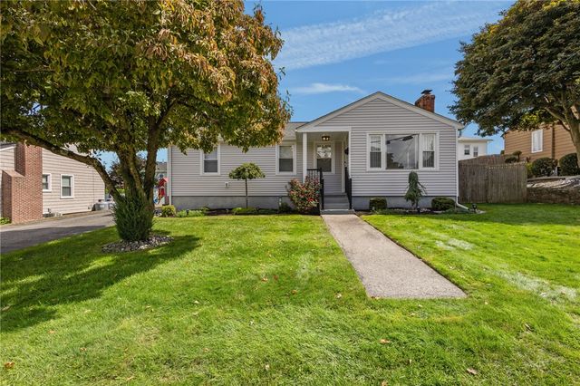 10 Summit Avenue, Johnston, RI 02919
