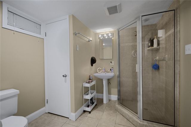 10 Summit Avenue, Johnston, RI 02919