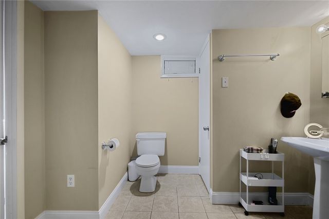 10 Summit Avenue, Johnston, RI 02919
