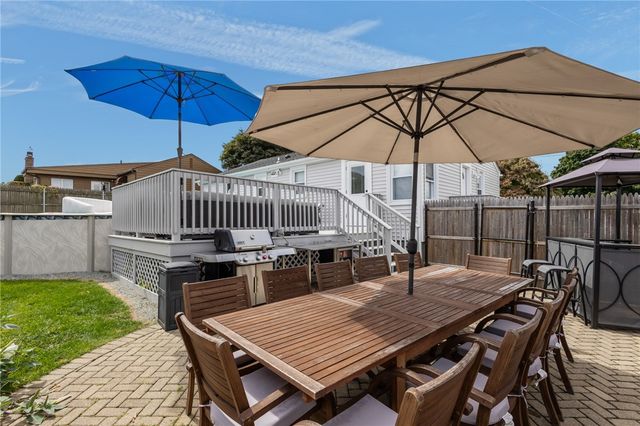 10 Summit Avenue, Johnston, RI 02919