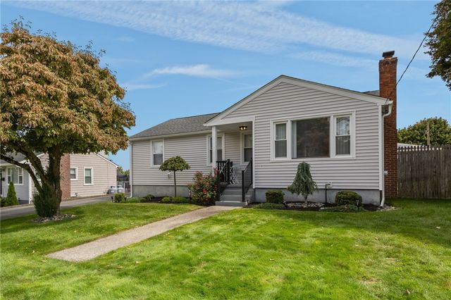 10 Summit Avenue, Johnston, RI 02919
