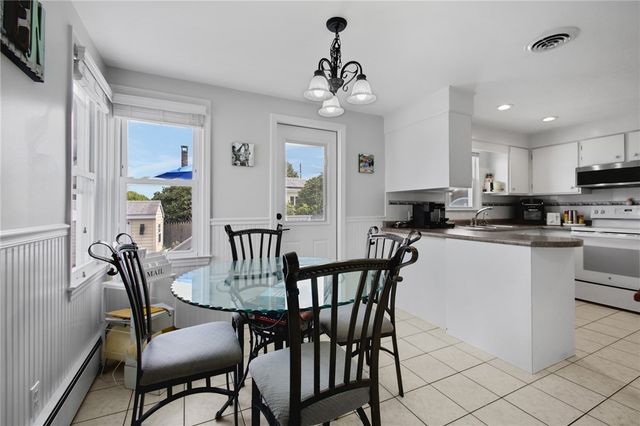 10 Summit Avenue, Johnston, RI 02919