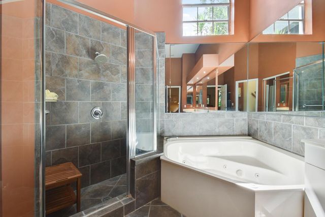 6861 Briarlake Circle, Palm Beach Gardens, FL 33418