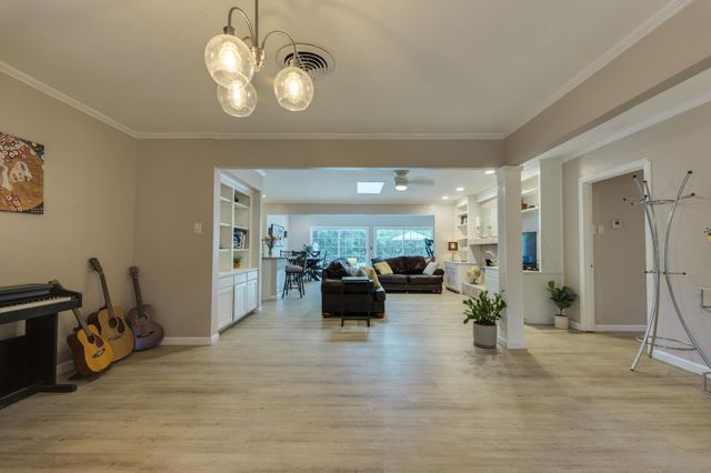 3002 Stardust DR, Austin, TX 78757