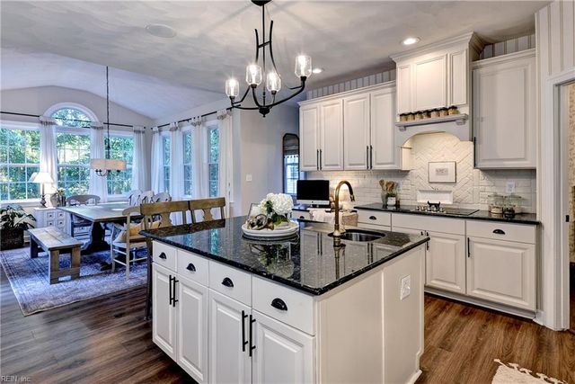 215 N Benjamin Howell ST, Williamsburg, VA 23188