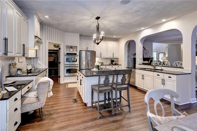 215 N Benjamin Howell ST, Williamsburg, VA 23188