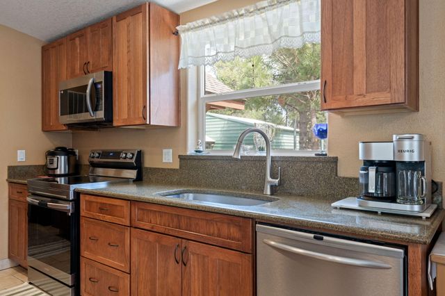 15909 Sparks Drive, La Pine, OR 97739