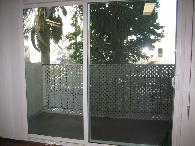 433 S Manhattan Place 201, Los Angeles, CA 90020