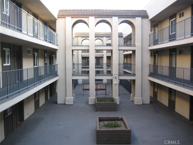 433 S Manhattan Place 201, Los Angeles, CA 90020
