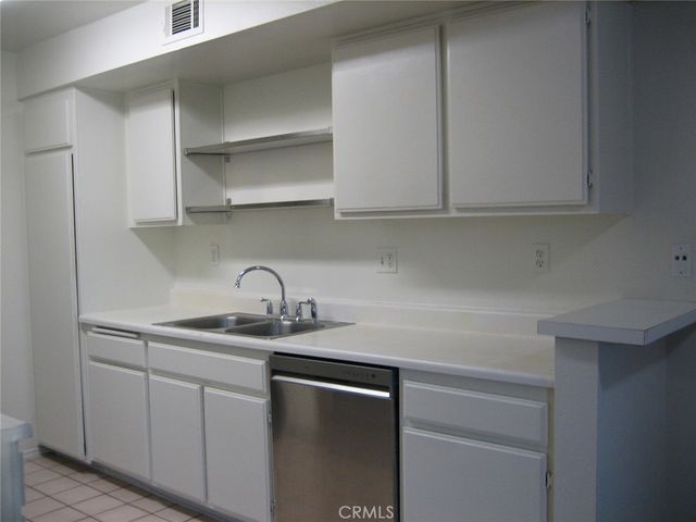 433 S Manhattan Place 201, Los Angeles, CA 90020
