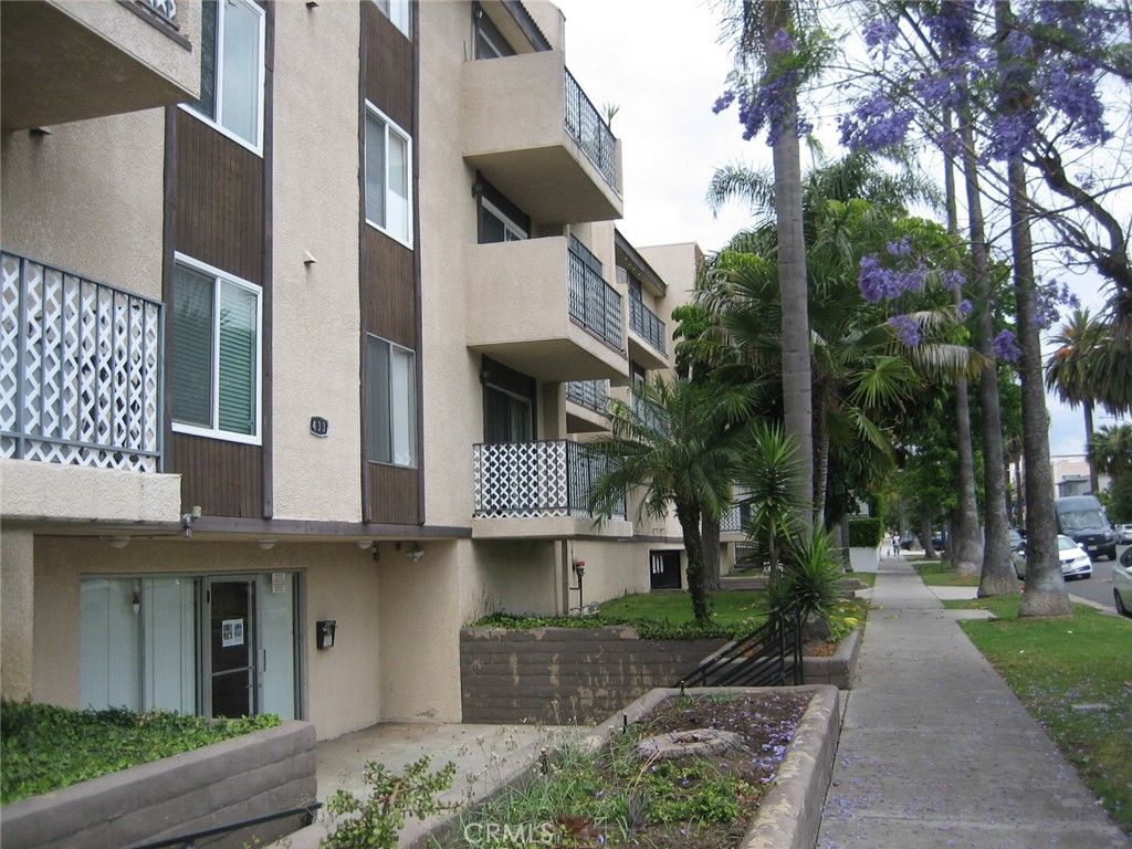 433 S Manhattan Place 201, Los Angeles, CA 90020