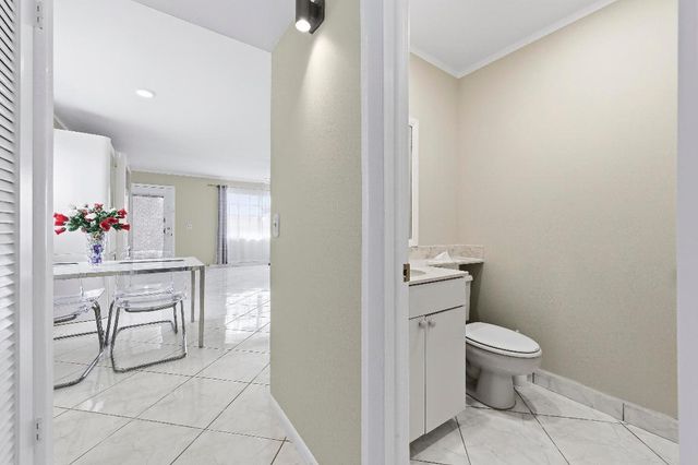 95 Burgundy B, Delray Beach, FL 33484