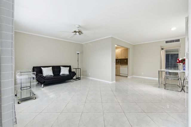 95 Burgundy B, Delray Beach, FL 33484