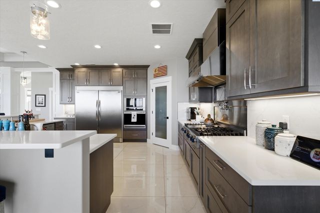 2508 Falconcrest Loop, Richland, WA 99352