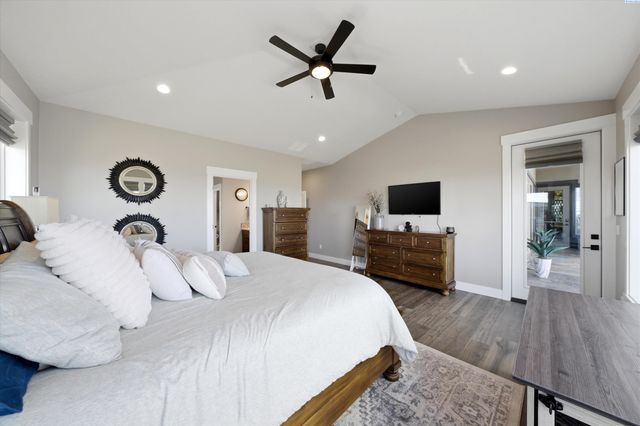 2508 Falconcrest Loop, Richland, WA 99352