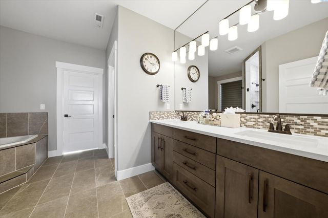 2508 Falconcrest Loop, Richland, WA 99352