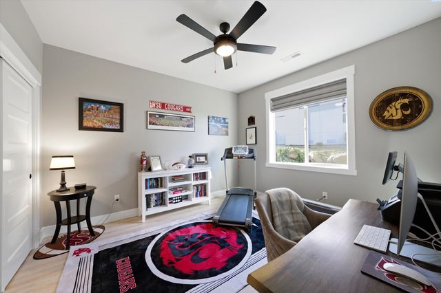 2508 Falconcrest Loop, Richland, WA 99352