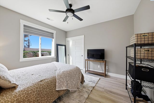 2508 Falconcrest Loop, Richland, WA 99352