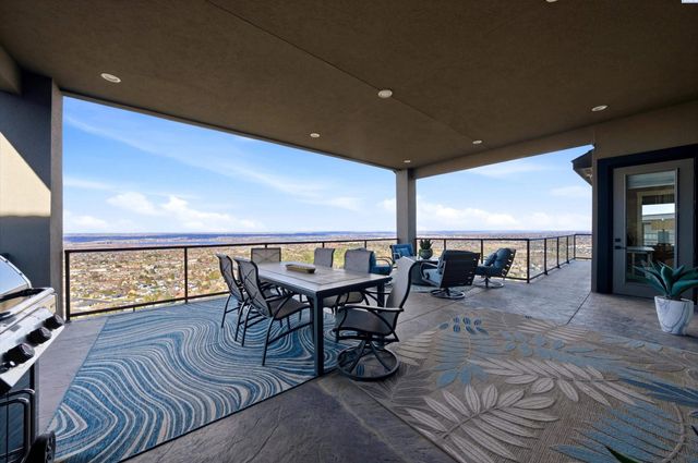 2508 Falconcrest Loop, Richland, WA 99352