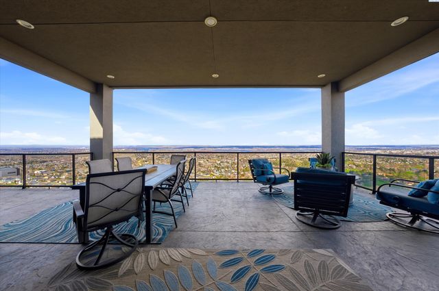 2508 Falconcrest Loop, Richland, WA 99352