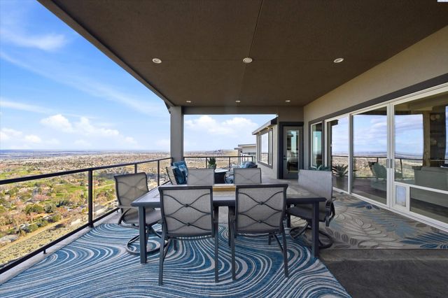 2508 Falconcrest Loop, Richland, WA 99352