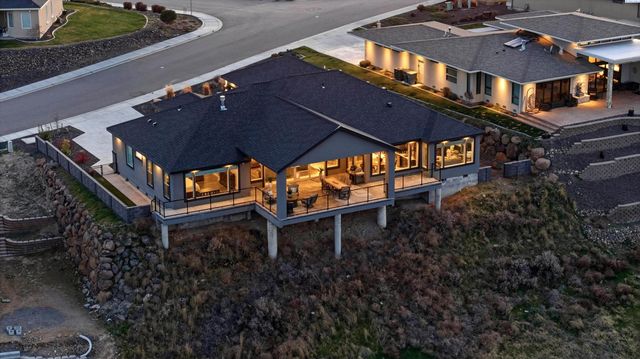 2508 Falconcrest Loop, Richland, WA 99352