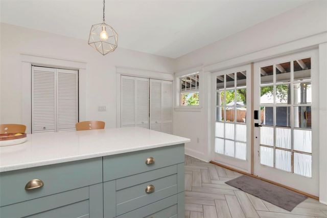 1601 E POWHATAN AVENUE, Tampa, FL 33610