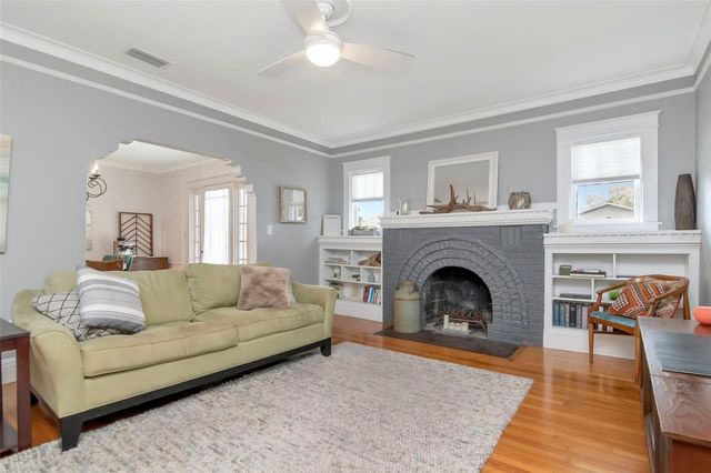 1601 E POWHATAN AVENUE, Tampa, FL 33610