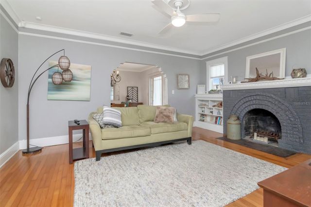 1601 E POWHATAN AVENUE, Tampa, FL 33610